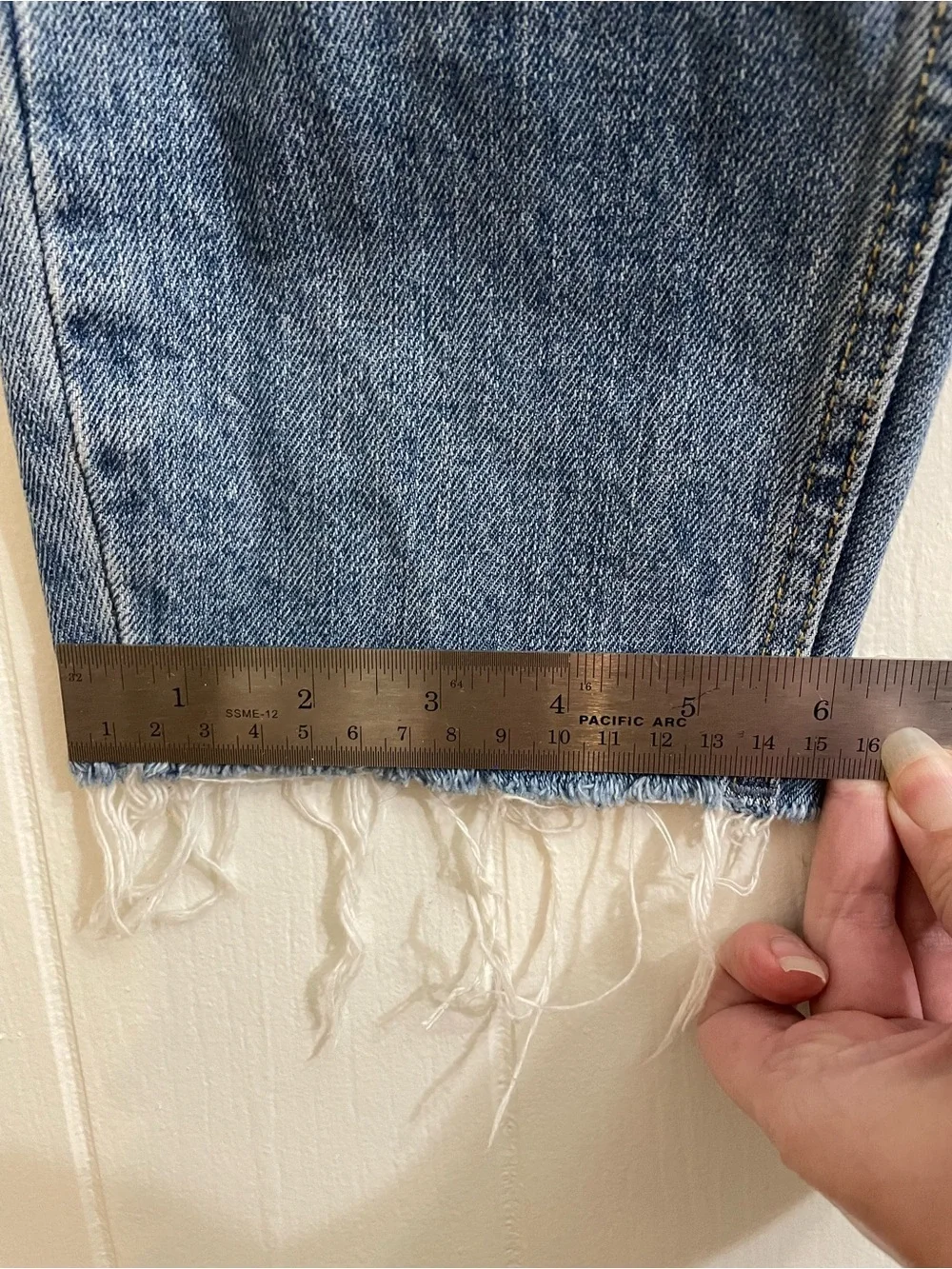 We the Free Light Blue High-Rise Distressed Cropped Jeans | size 29